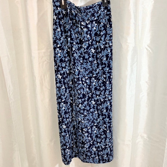 Venezia Dresses & Skirts - VENEZIA      PRETTY PRINT SKIRT      26/28 PLUS